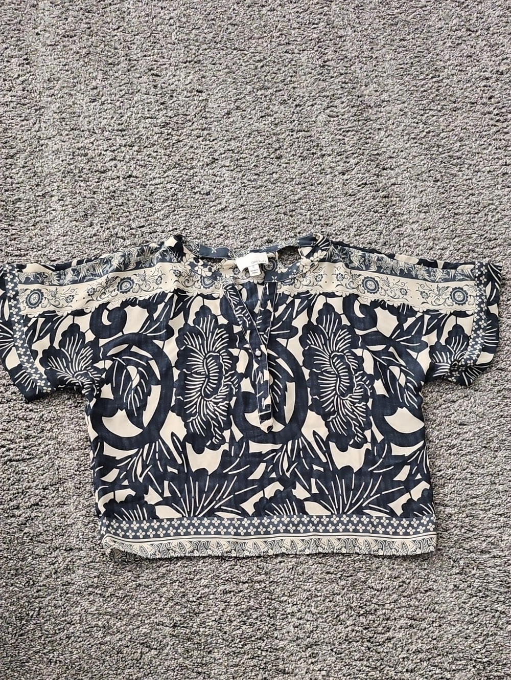 Women's Navy & Cream Floral Print Cropped Button Top